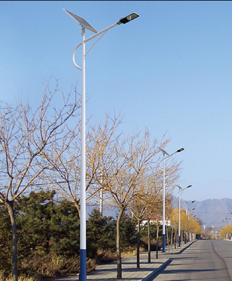 华冠厂家直发 定制高性能8米双臂LED太阳能路灯，120W光源搭配锂电池，点亮智慧城市未来