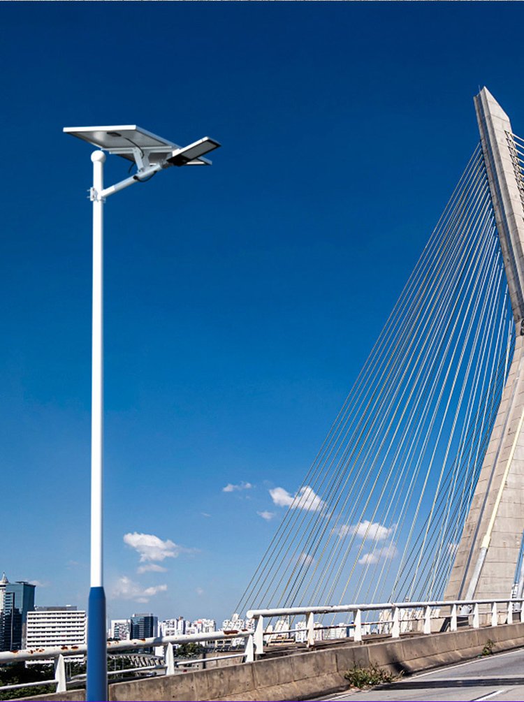 6米高杆灯厂家定制 太阳能路灯引领公路LED照明新趋势